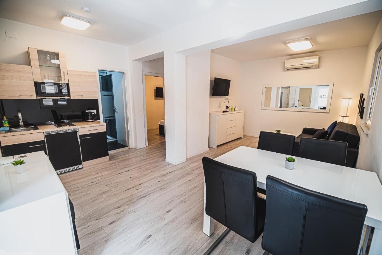 Downtown Park Apartments With Balcony Vodice Exterior photo