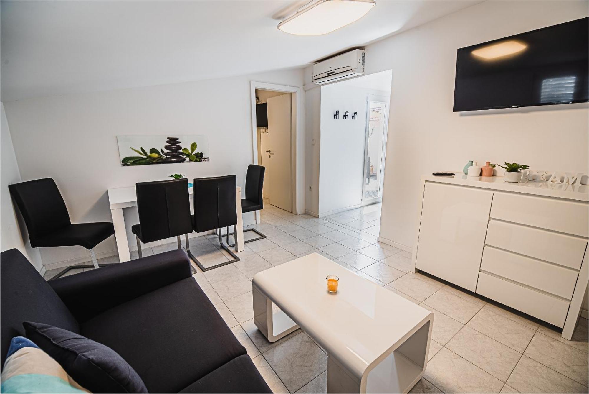 Downtown Park Apartments With Balcony Vodice Room photo
