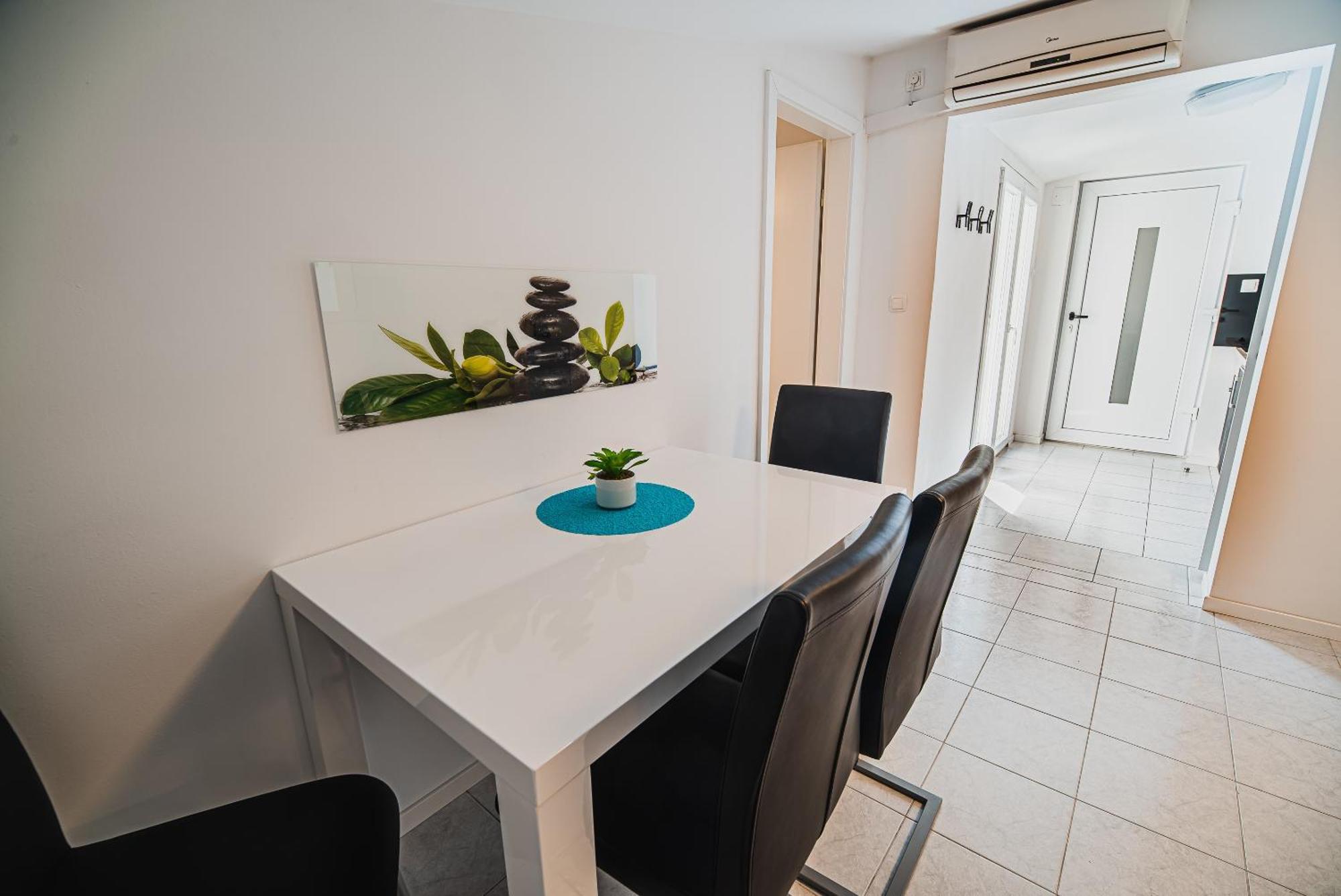 Downtown Park Apartments With Balcony Vodice Room photo