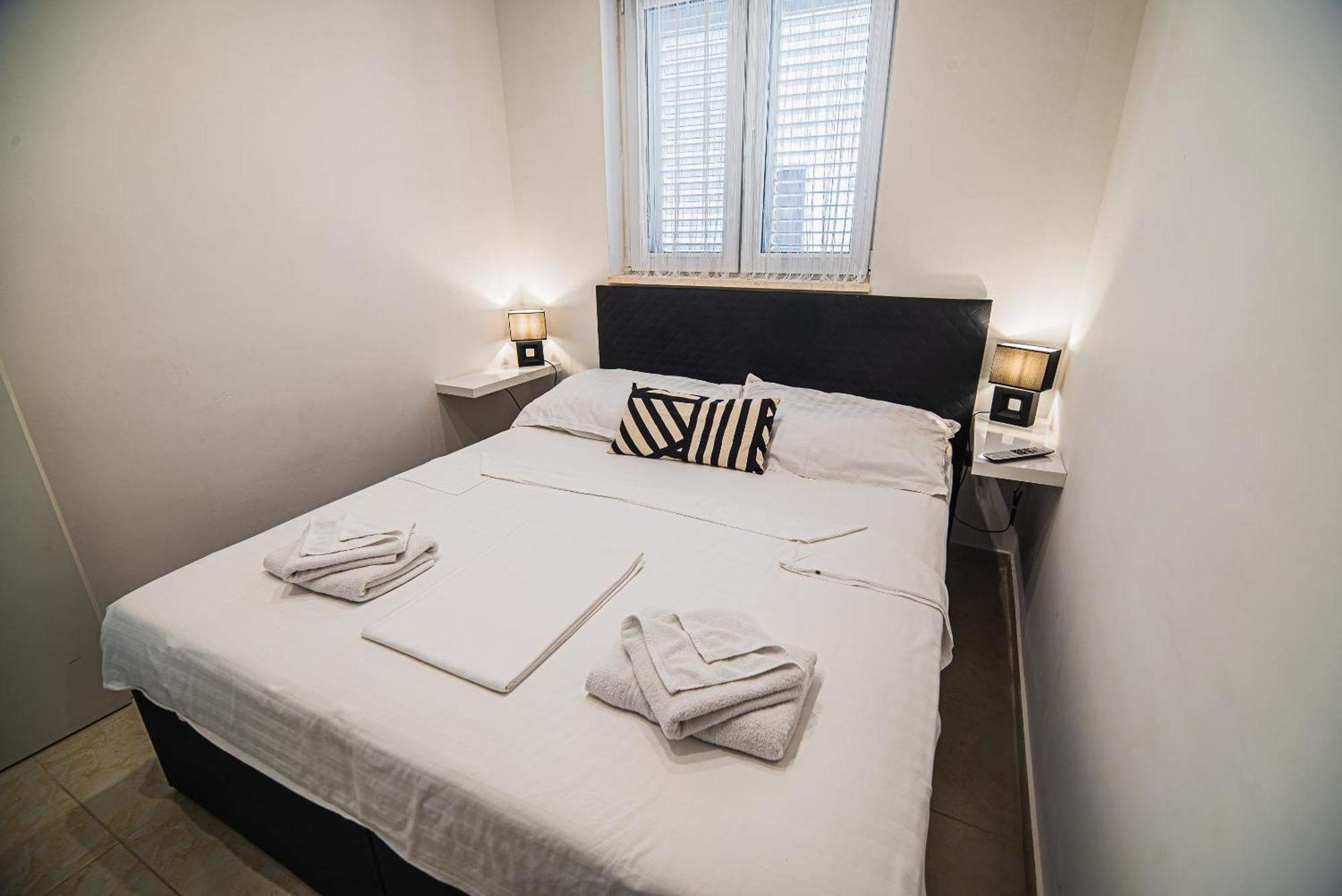 Downtown Park Apartments With Balcony Vodice Room photo