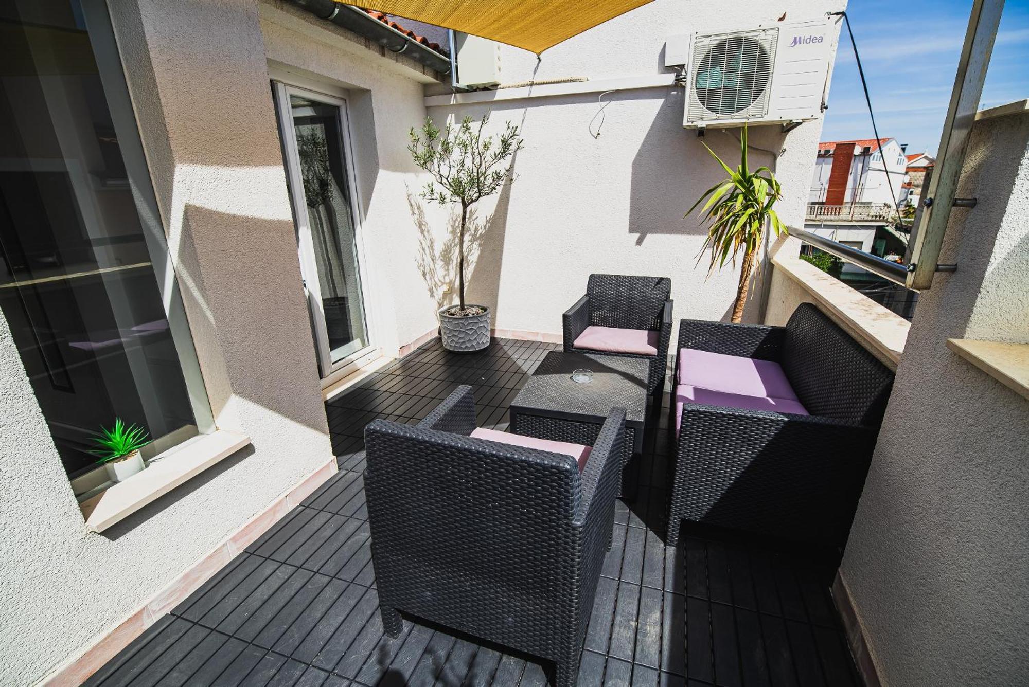 Downtown Park Apartments With Balcony Vodice Room photo