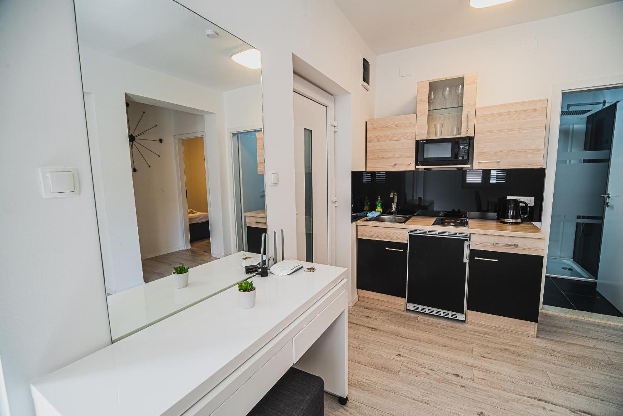 Downtown Park Apartments With Balcony Vodice Room photo