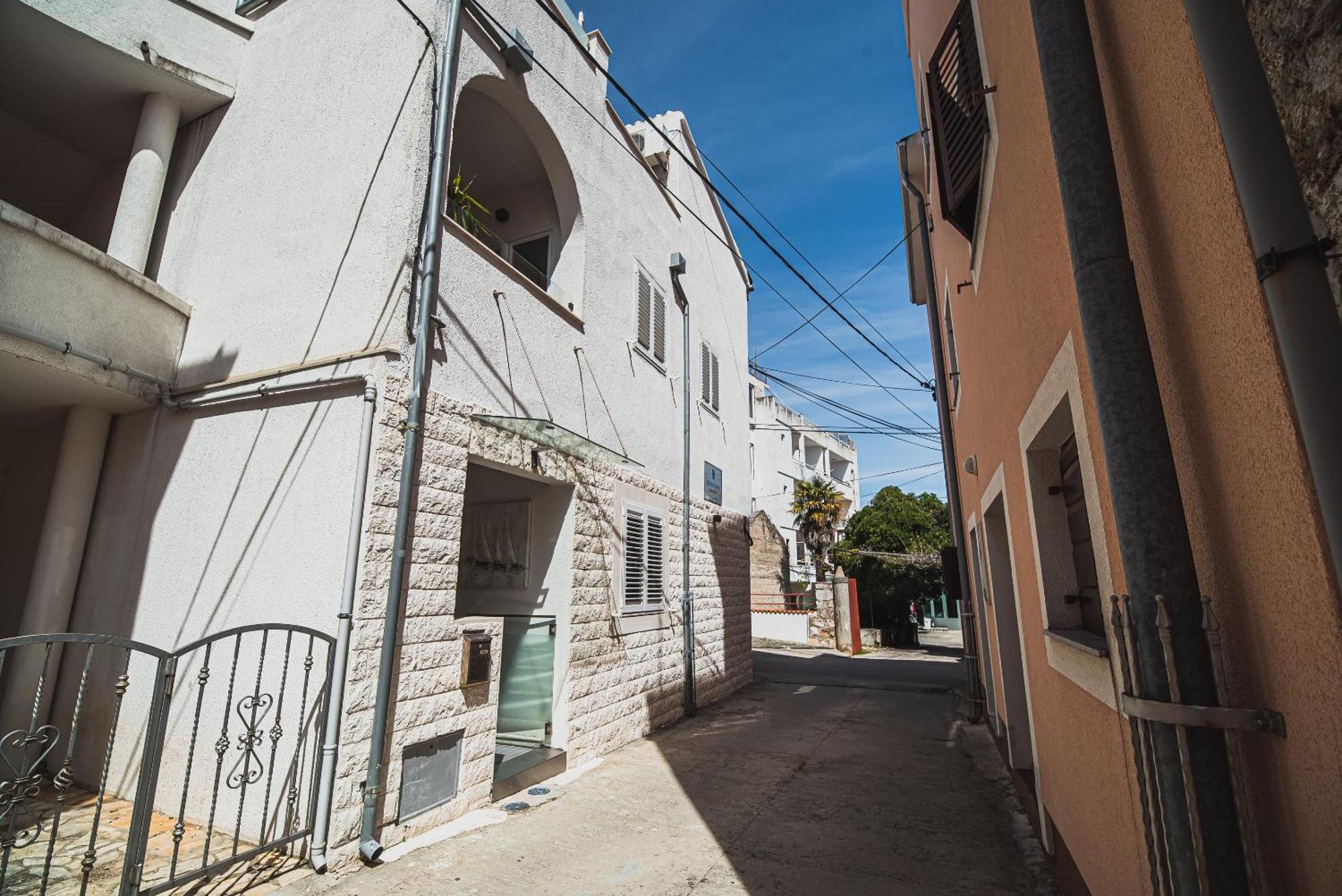 Downtown Park Apartments With Balcony Vodice Room photo